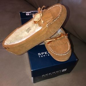 Women’s Sperry Slippers (Size 7M)